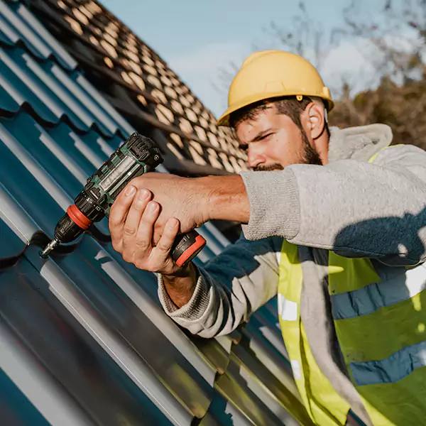 Why South Elgin Homeowners Choose South Elgin Roofing Pro for Steel Roof Repair Service?